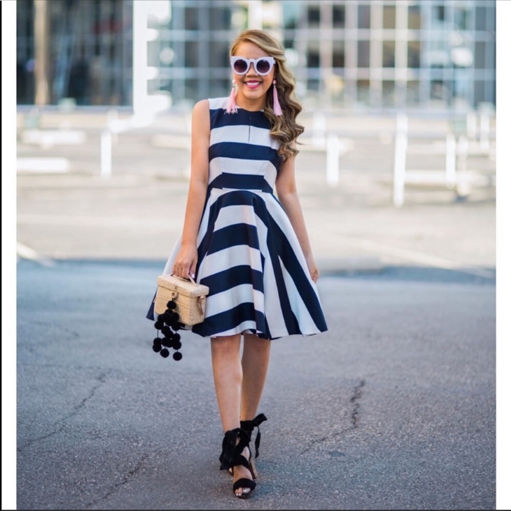 Belle Badgley Mischka Striped Shawn Dress 10 Navy